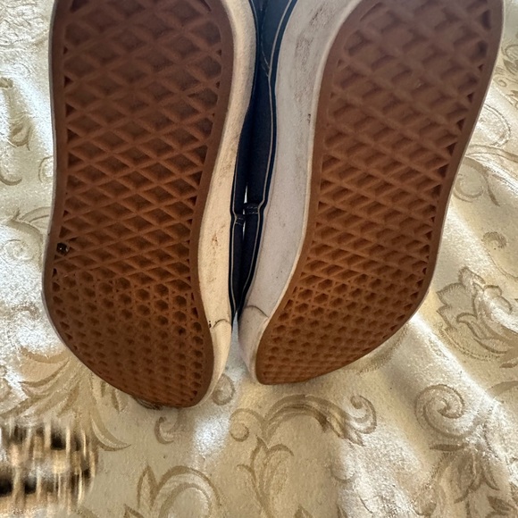 Vans - Picture 3 of 3